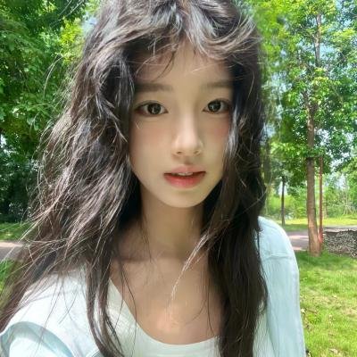 女大学生